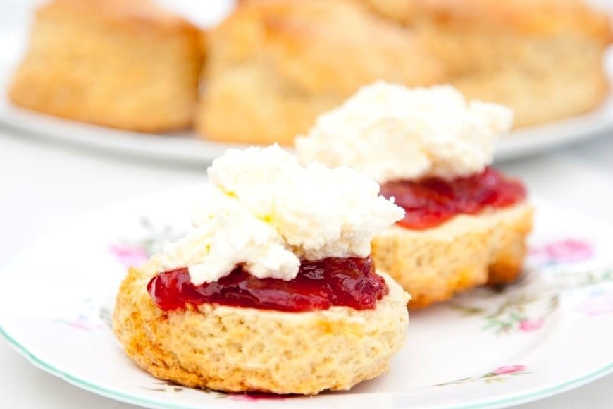 Se pueden servir solos o acompañados con queso crema, manteca o incluso alguna mermelada