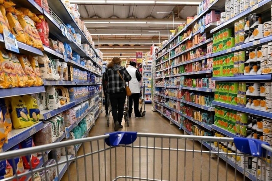 La inflación vuelve a ocupar un lugar de preferencia entre las preocupaciones de los argentinos, aunque está en cuarto lugar, luego del los salarios, el desempleo y la corrupción.