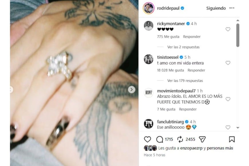 Rodrigo De Paul compartió una foto de Tini Stoessel luciendo un anillo de brillantes.