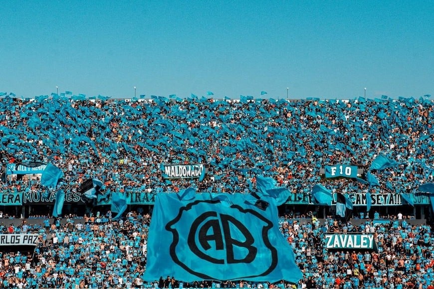 Esta escena se repetirá este martes en el Gigante de barrio Alberdi. Tremenda expectativa en Córdoba por el partido entre Belgrano y Unión.
