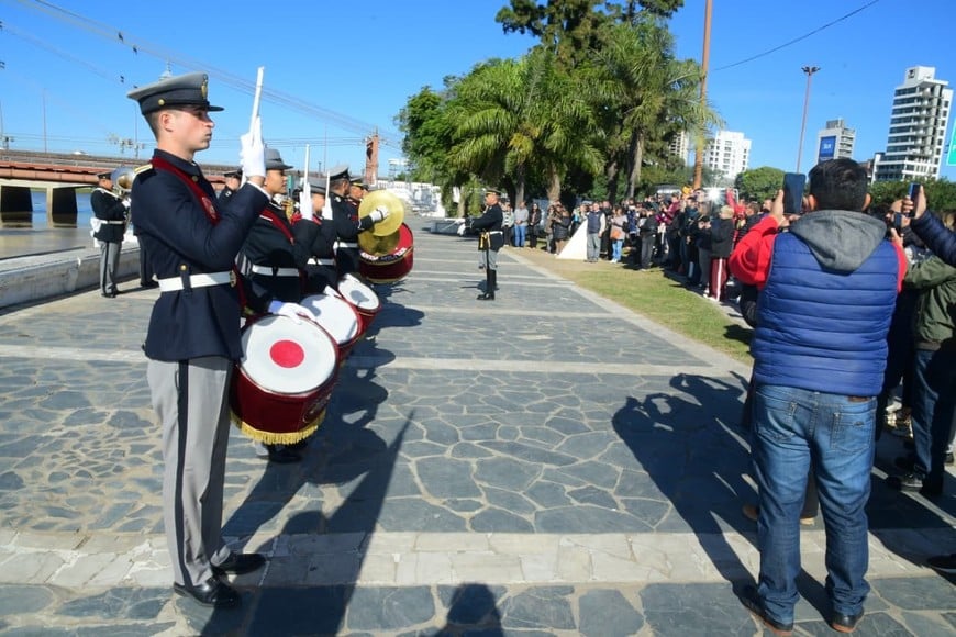 La jornada reunió a vecinos y autoridades en un homenaje patrio. Crédito: Guillermo Di Salvatore.