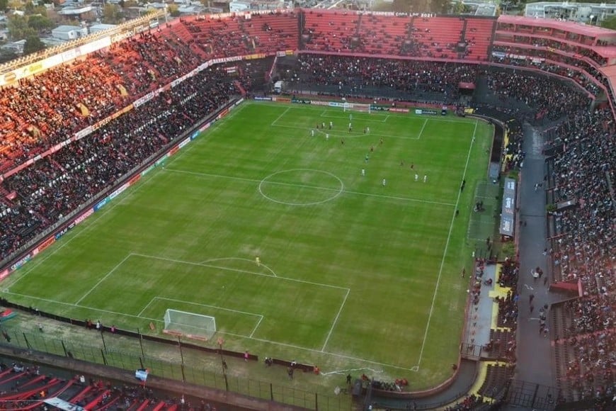 Colón está donde tiene que estar y donde “debe” estar: puntero. Foto: Fernando Nicola