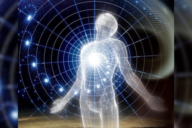 El cuerpo es sensible al tacto y a los sentimientos, puede exteriorizar lo que elabora en su interior y expresarlo por los mismos canales a través de la risa, el llanto, los suspiros y los besos.