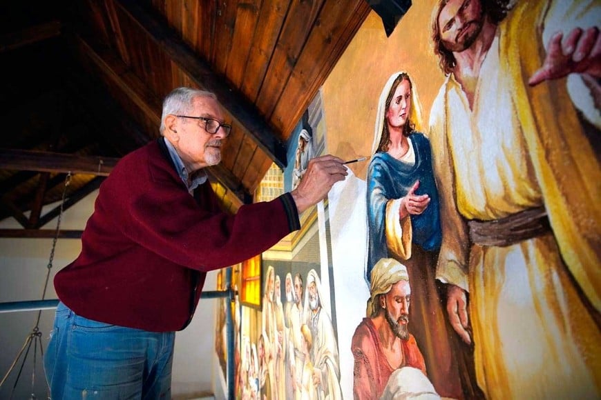 La historia de la Virgen María también forma parte de los nuevos murales. Foto: Fernando Nicola.