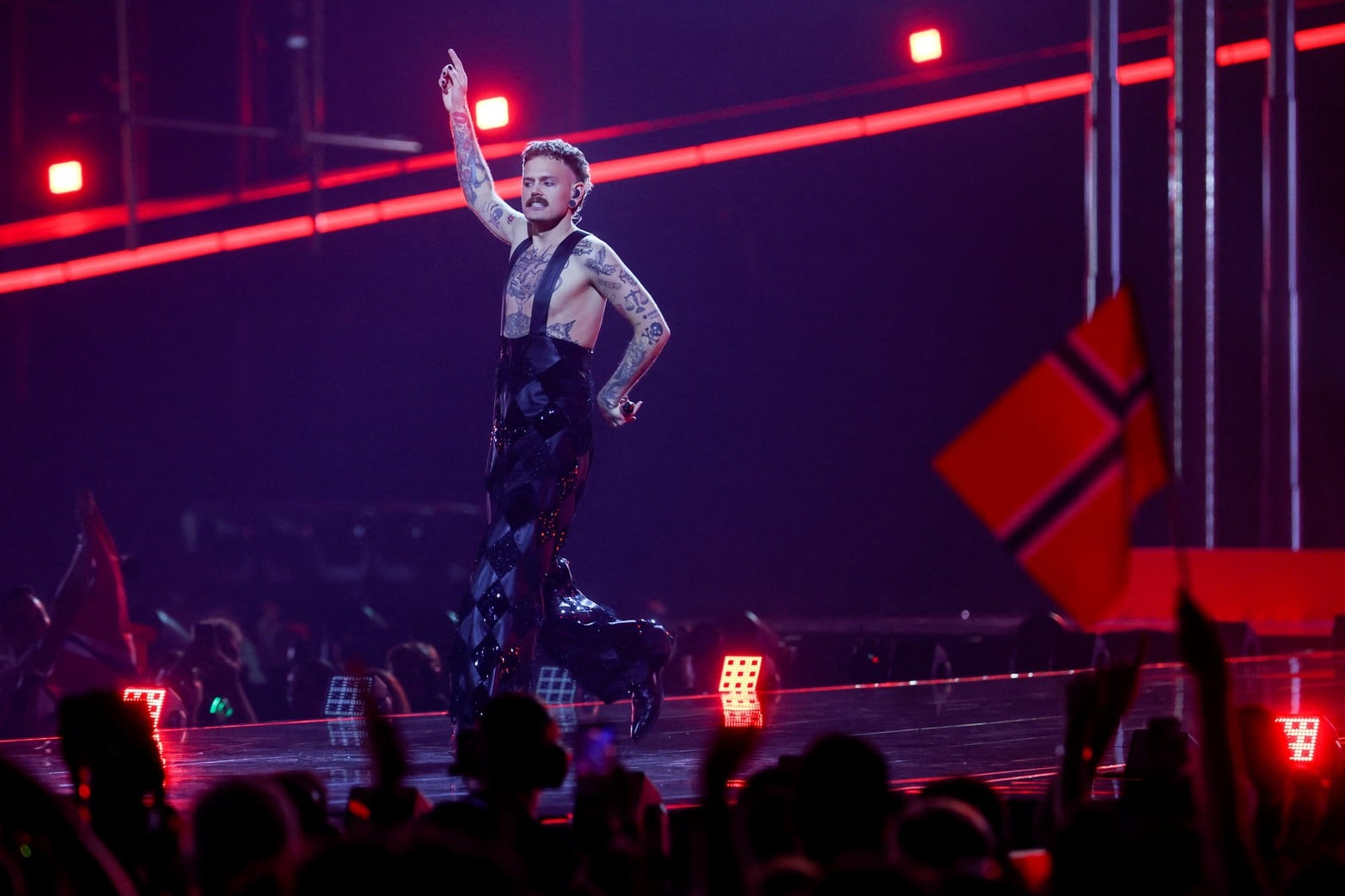 ONAS LOVV, representante de Noruega, interpreta "YA YA YA" 
