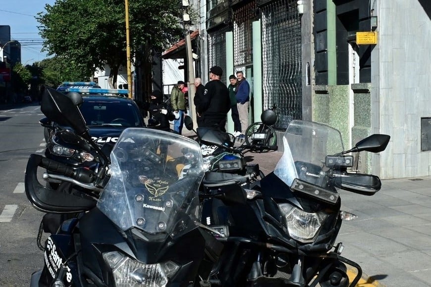 pelea de mujeres y secuestro de droga en Rivadavía 2800