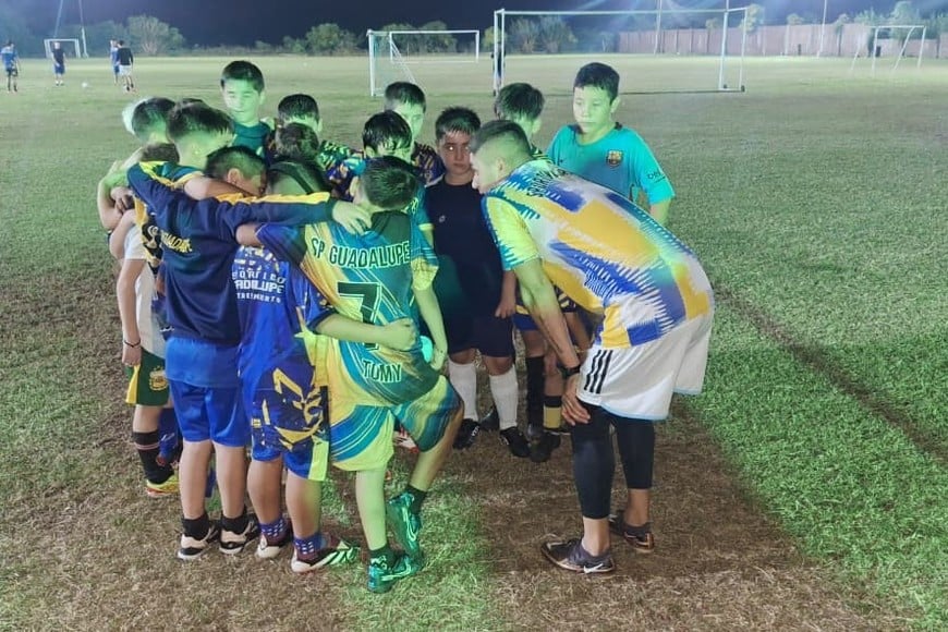 Pibes en azul y oro. Gentileza