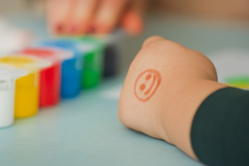 El objetivo fue estudiar si ciertas condiciones laborales podían estar relacionadas con cambios en el neurodesarrollo infantil.