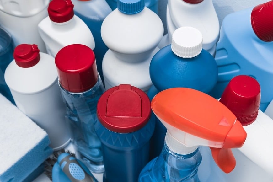 Productos de limpieza para el hogar, desengrasantes, lavandinas