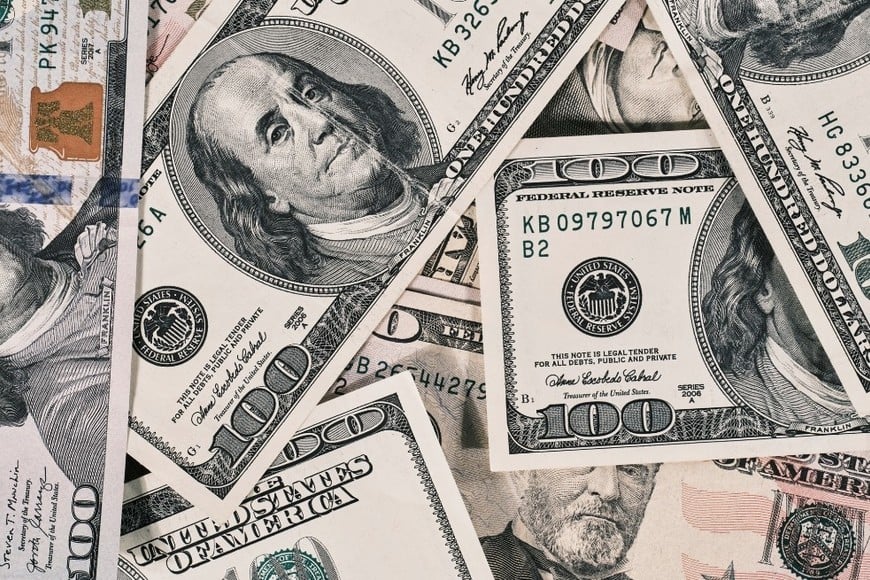 dolares.