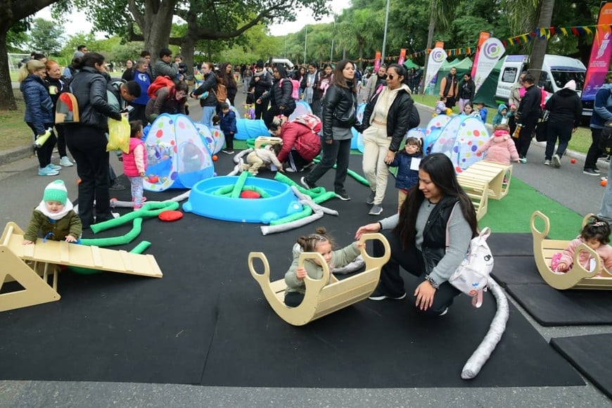 Familias acompañaron las actividades recreativas. Crédito: Guillermo Di Salvatore.