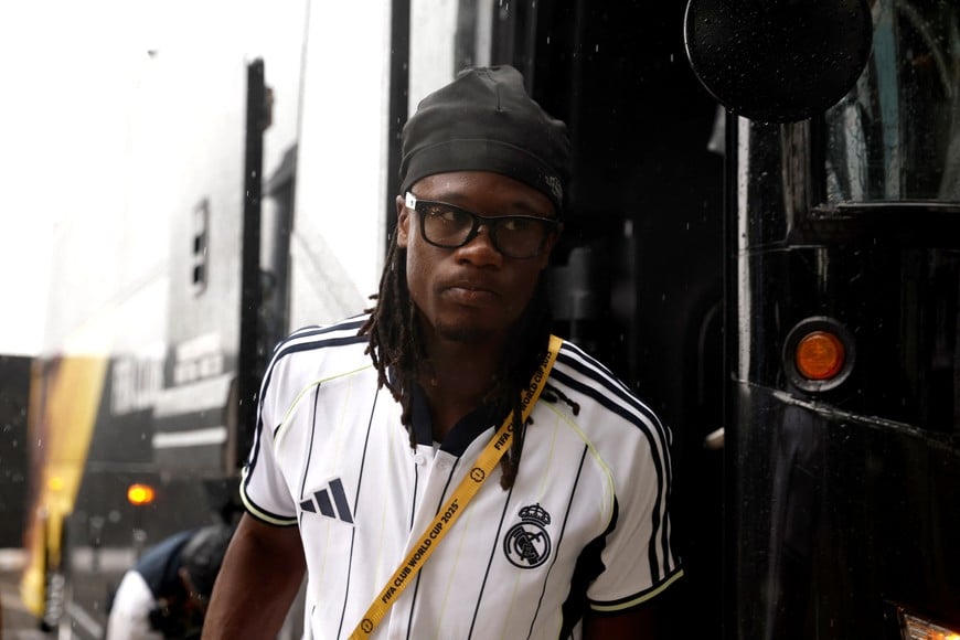 Soccer Football - FIFA Club World Cup - Round of 16 - Real Madrid v Juventus - Hard Rock Stadium, Miami Gardens, Florida, U.S. - July 1, 2025
Real Madrid's Eduardo Camavinga arrives at the stadium before the match REUTERS/Marco Bello