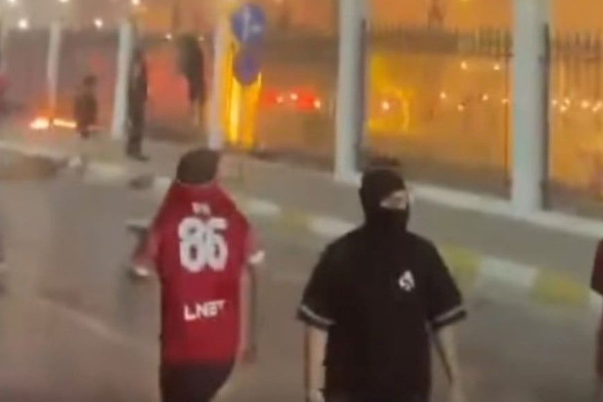 Un partido de fútbol de la liga de Libia terminó este jueves en una jornada de extrema tensión y violencia