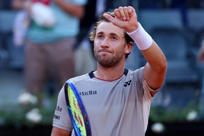 Tennis - Italian Open - Foro Italico, Rome, Italy - May 15, 2026
Norway's Casper Ruud celebrates winning his semi final match against Italy's Luciano Darderi REUTERS/Claudia Greco