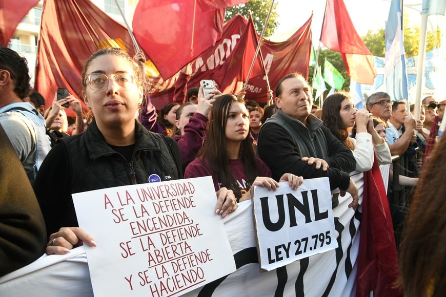 Marcha universitaria Foto: Manuel Fabatía