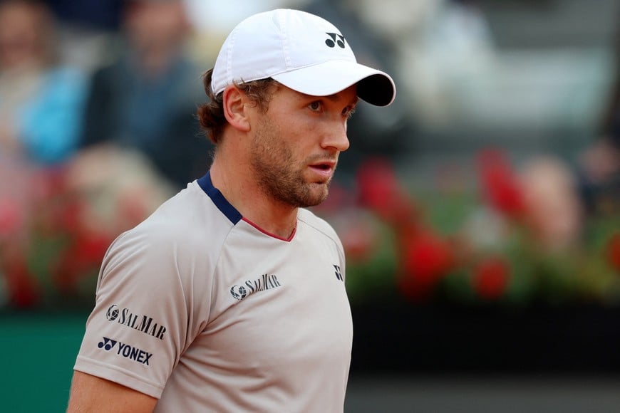 Tennis - Italian Open - Foro Italico, Rome, Italy - May 15, 2026
Norway's Casper Ruud looks on during his semi final match against Italy's Luciano Darderi REUTERS/Claudia Greco