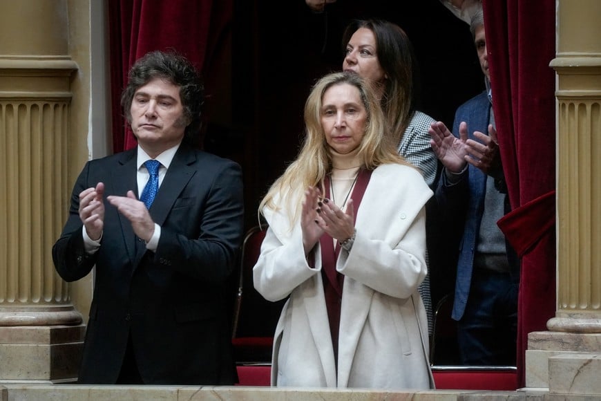 Argentina's President Javier Milei and General Secretary of the Presidency Karina Milei applaud, on the day Argentina's Cabinet Chief Manuel Adorni presents his management report at the National Congress, in Buenos Aires, Argentina, April 29, 2026. REUTERS/Mariana Nedelcu