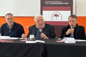Reuniones de trabajo para debatir autonomía y desarrollo regional.