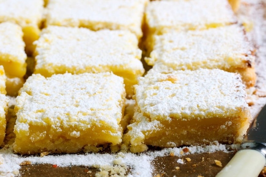 Se trata de una receta adaptable: algunas versiones incorporan naranja, lima o incluso coco rallado para variar el sabor.