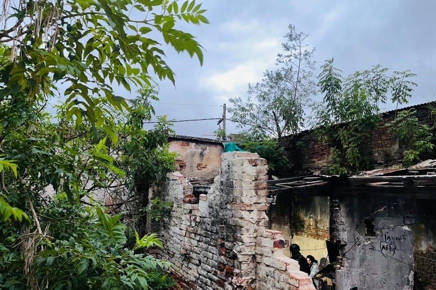 Impactantes imágenes: así vivían los usurpadores de La Casona que será demolida esta semana