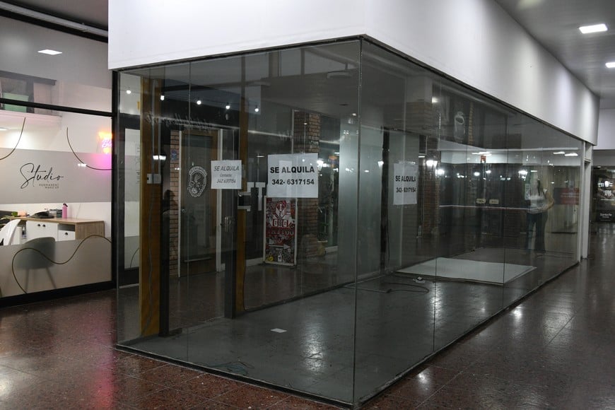 Un aporte al fenómeno proviene de las galerías en las que hay pocos locales en funcionamiento. Foto: Guillermo Di Salvatore