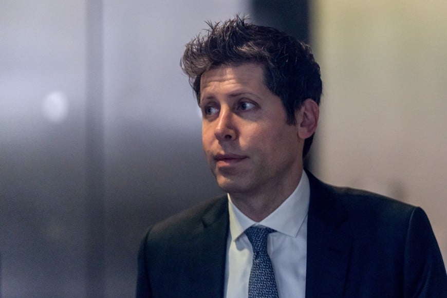 CEO of OpenAI Sam Altman arrives at the courthouse on the day of the  trial in Elon Musk's lawsuit over OpenAI for-profit conversion at a federal courthouse in Oakland, California, U.S., May 12, 2026. REUTERS/Carlos Barria      TPX IMAGES OF THE DAY