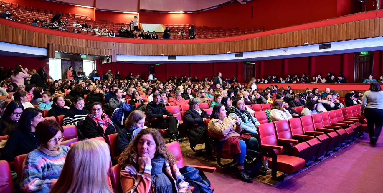 La disertación estuvo destinada a padres, docentes y directivos. Foto: Flavio Raina