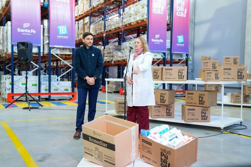 Pullaro y la ministra de salud en la presentación desde Funes.