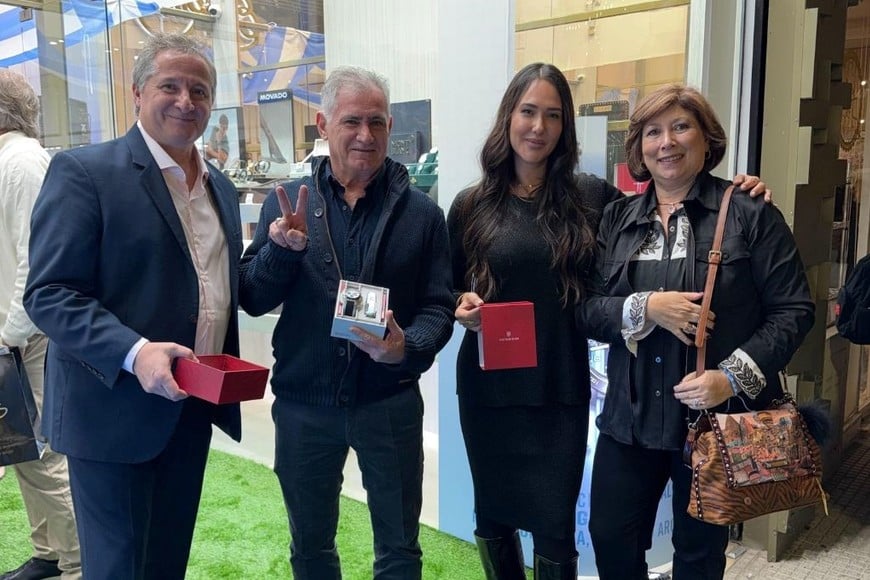 La joyería ofrece el reloj con stock limitado.
