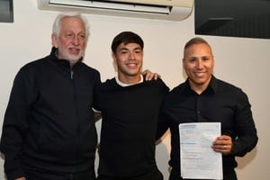 Nacho Lago extendió su contrato con Colón hasta diciembre de 2027. Foto: Manuel Fabatía