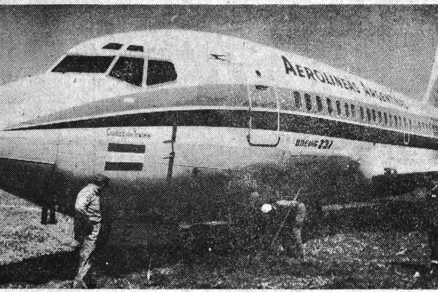 En un campo santafesino aterrizó el Boeing secuestrado.
