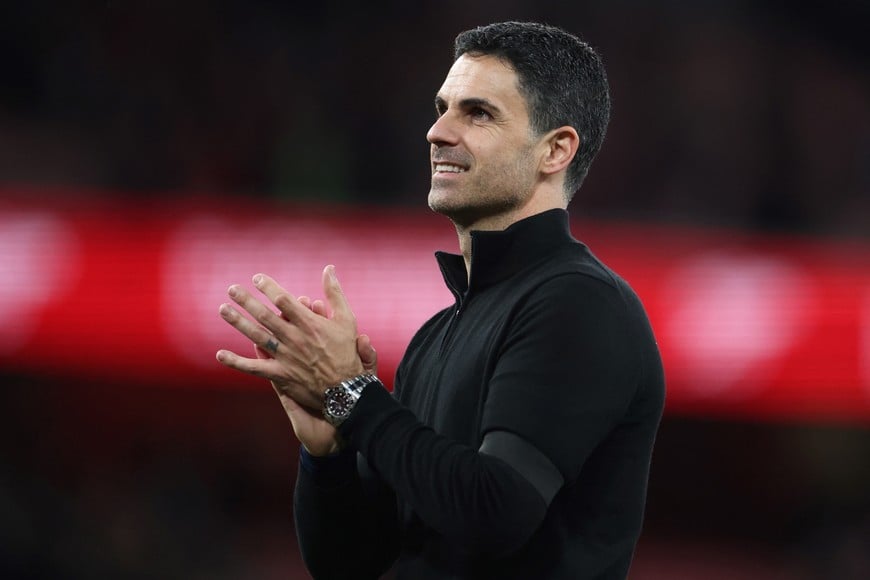 Soccer Football - Premier League - Arsenal v Burnley - Emirates Stadium, London, Britain - May 18, 2026
Arsenal manager Mikel Arteta during the lap of appreciation after the match REUTERS/Hannah Mckay