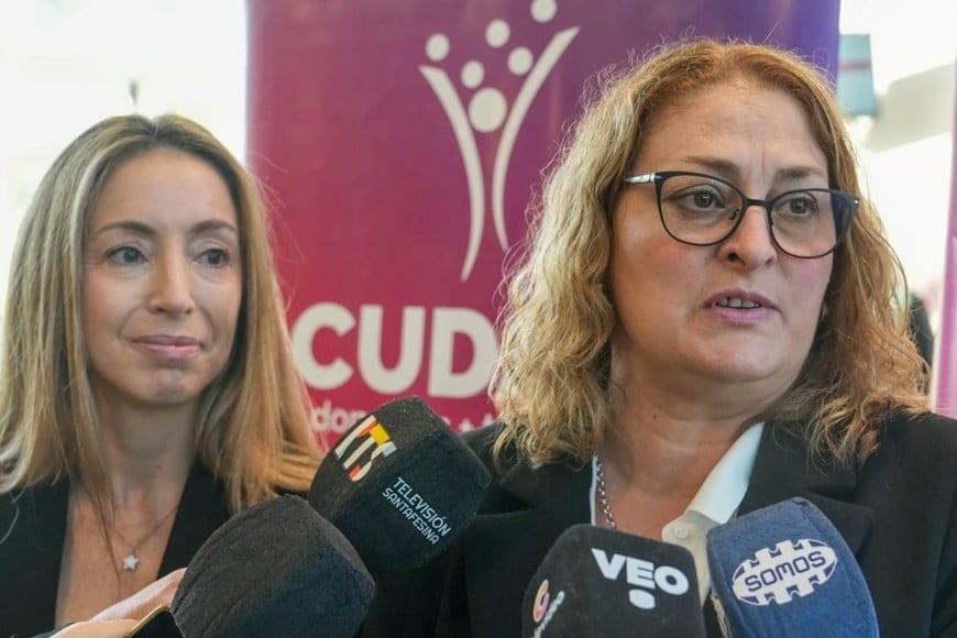 Cecilia Andrada, Directora de Cudaio y Silvia Ciancio ministra de Salud de la Provincia