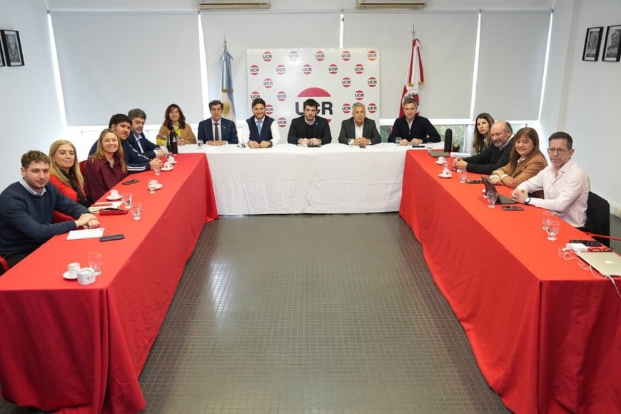 Con Pullaro y Chiarella, la UCR reunió a sus gobernadores y busca consolidar la unidad nacional