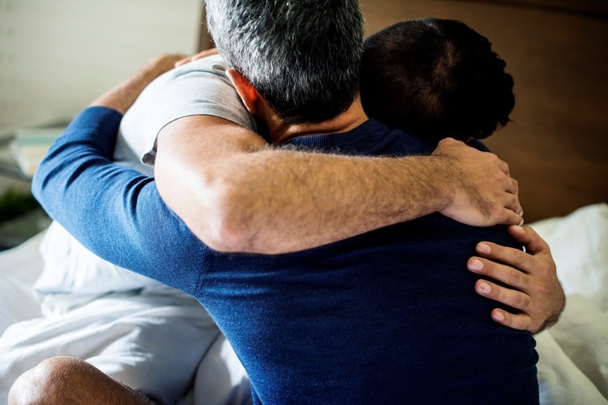 abrazo ayuda suicidio
