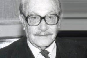 Gastón Gori (Pedro Marangoni), uno de los principales referentes de la naciente filial Santa Fe de la SADE de 1976, que participó de todos los intentos anteriores de organización gremial de escritores.