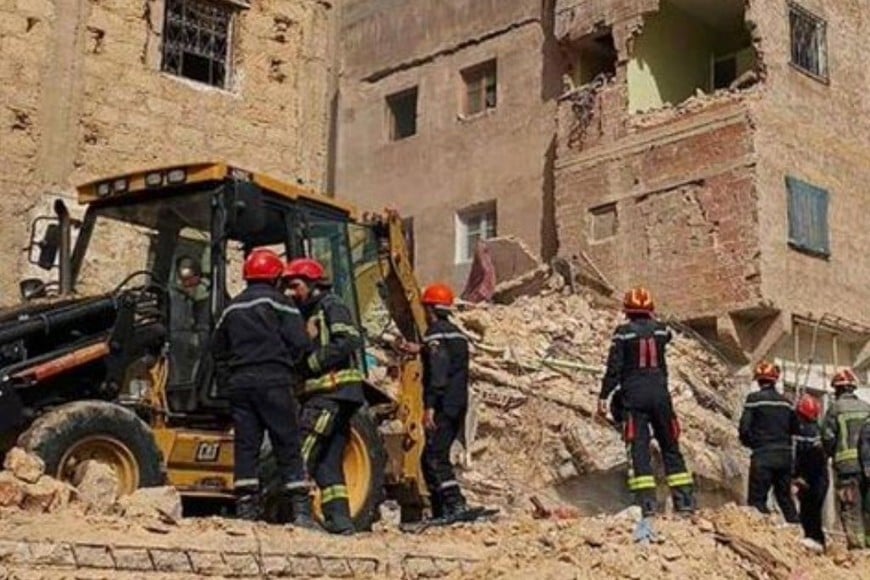 Investigan las causas del derrumbe de un edificio en Pez