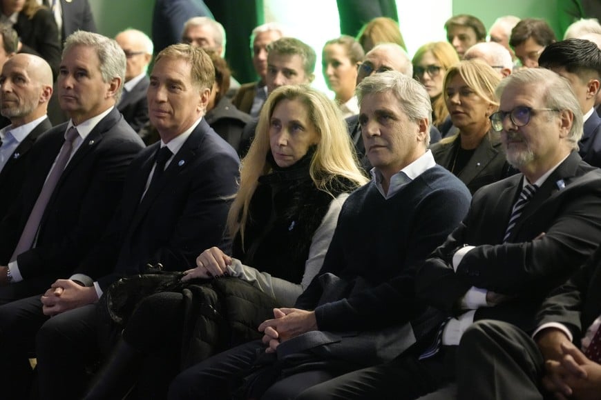 Karina Milei, Luis Caputo, Diego Santilli y Pablo Quirno acompañaron al mandatario.