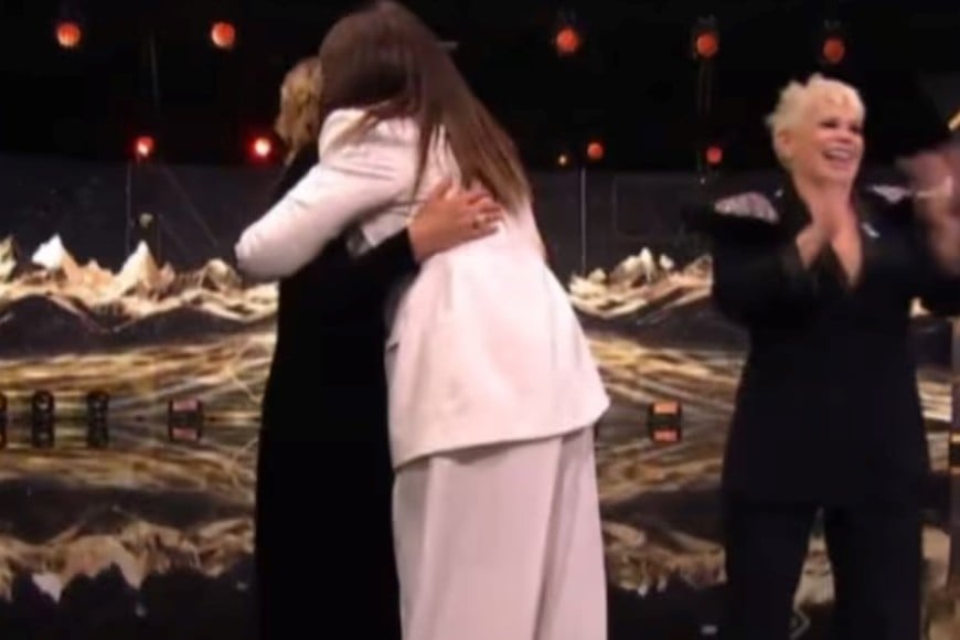 El acercamiento se produjo días después del abrazo que compartieron junto a durante la ceremonia de los Premios Martín Fierro 2026,