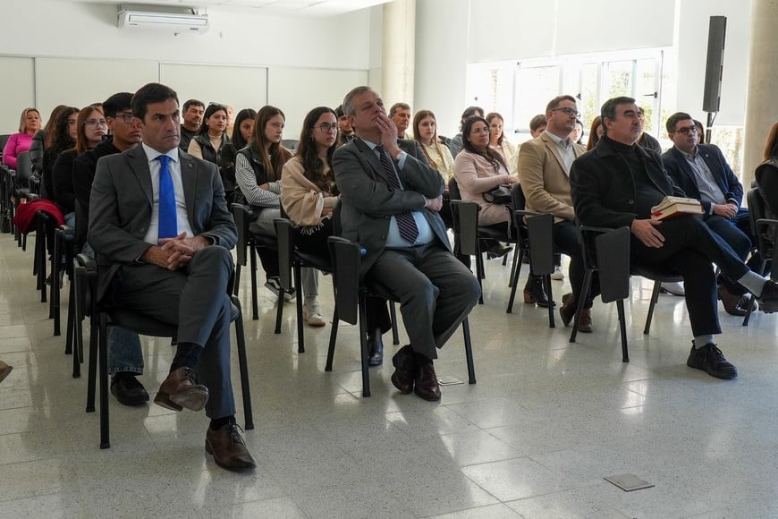 20 estudiantes de las facultades de Ciencias de la Salud, Ciencias Económicas, Ciencias Agropecuarias, Derecho y Ciencia Política y Psicología recibieron este importante beneficio académico