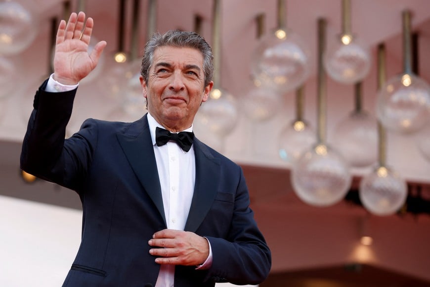 The 79th Venice Film Festival - Premiere screening of the film "Argentina, 1985" - Red Carpet Arrivals - Venice, Italy, September 3, 2022. Cast member Ricardo Darin poses. REUTERS/Guglielmo Mangiapane
