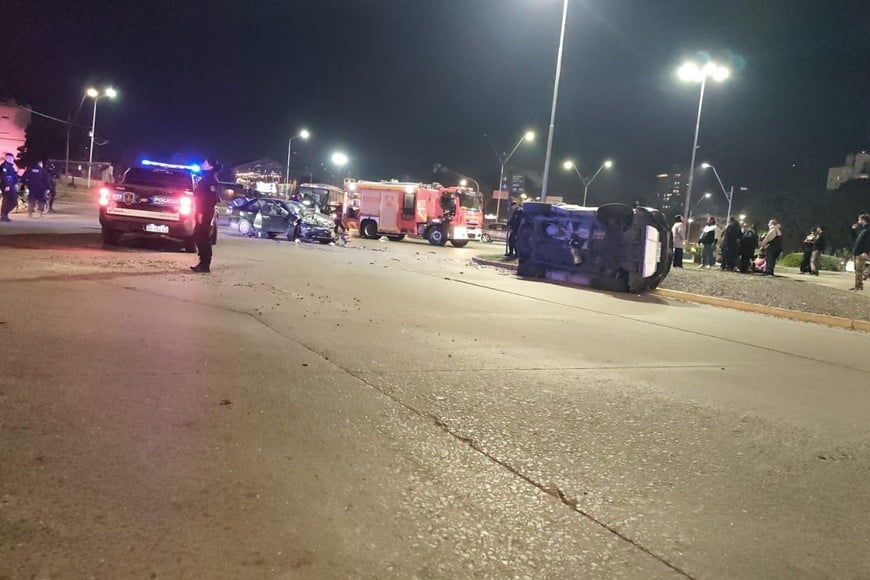 Terrible choque en Belgrano y Alem: reportan heridos graves y personas atrapadas