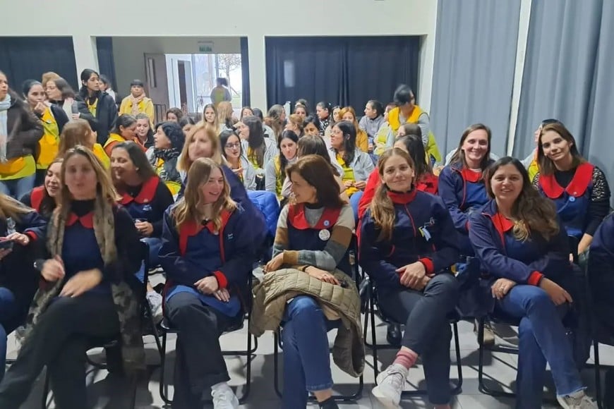 Uno de los momentos destacados tuvo lugar en la Casa de la Cultura, donde se realizó un agasajo destinado a maestras jardineras y equipos educativos.