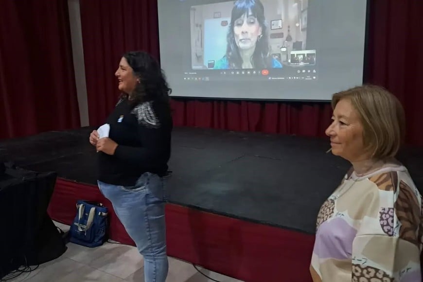 Uno de los momentos destacados tuvo lugar en la Casa de la Cultura, donde se realizó un agasajo destinado a maestras jardineras y equipos educativos.