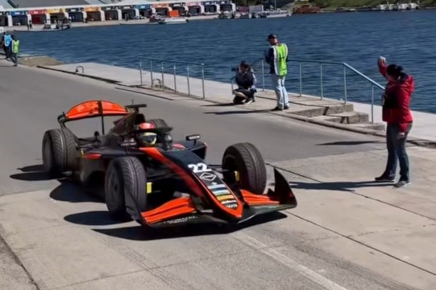 Varrone tuvo que dejar el Van Ameerfort Racing al costado de la pista en el último sector tras una complicación durante el cierre.