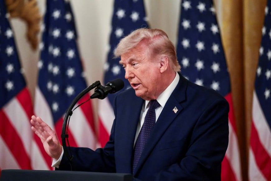 U.S. President Donald Trump delivers remarks before swearing in Federal Reserve Chair Kevin Warsh in the East Room of the White House in Washington, D.C., U.S., May 22, 2026. REUTERS/Evelyn Hockstein?