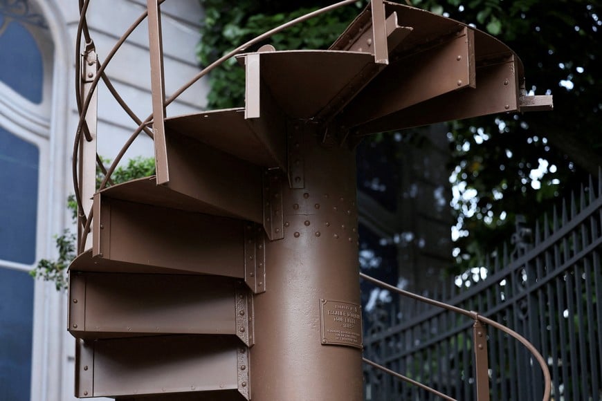 FILE PHOTO: A portion of the original staircase of the Eiffel Tower built by Gustave Eiffel in 1889 is displayed during a press preview ahead of its upcoming auction organized by Artcurial in Paris, France, May 13, 2026. REUTERS/Alice Sacco/File Photo