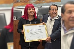 Durante el acto se destacó no solamente su excelencia médica y científica, sino también su permanente tarea de concientización pública sobre la prevención y detección temprana de enfermedades cerebrovasculares.