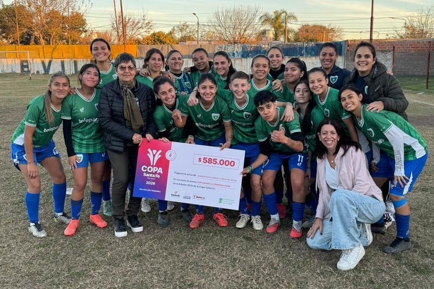 Morning Star recibió el cheque tras avanzar a la segunda fase. Foto: Prensa Copa Santa Fe.