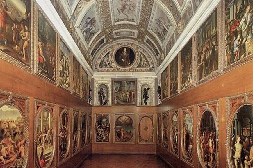 El studiolo de Francisco I era una pequeña estancia del Palazzo Vecchio de Florencia, construida por orden de Francisco I de Médici, en el que el gran duque se dedicaba a sus actividades e intereses privados.